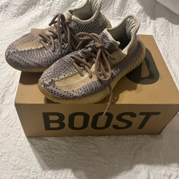 Adidas Yeezy Boost 350 V2 Sneakers men size  6.5 SAND - Picture 1 of 9